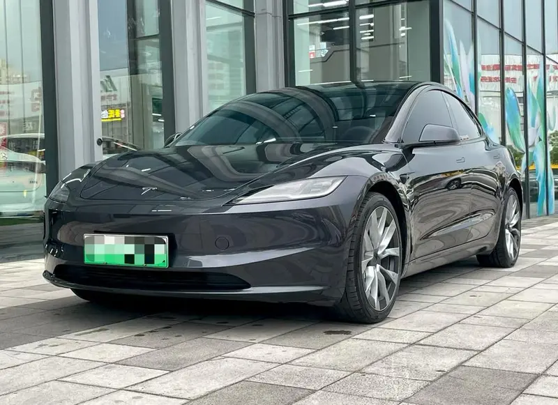 Tesla Model 3 Long Range AWD Edition, 2023 — фото 1
