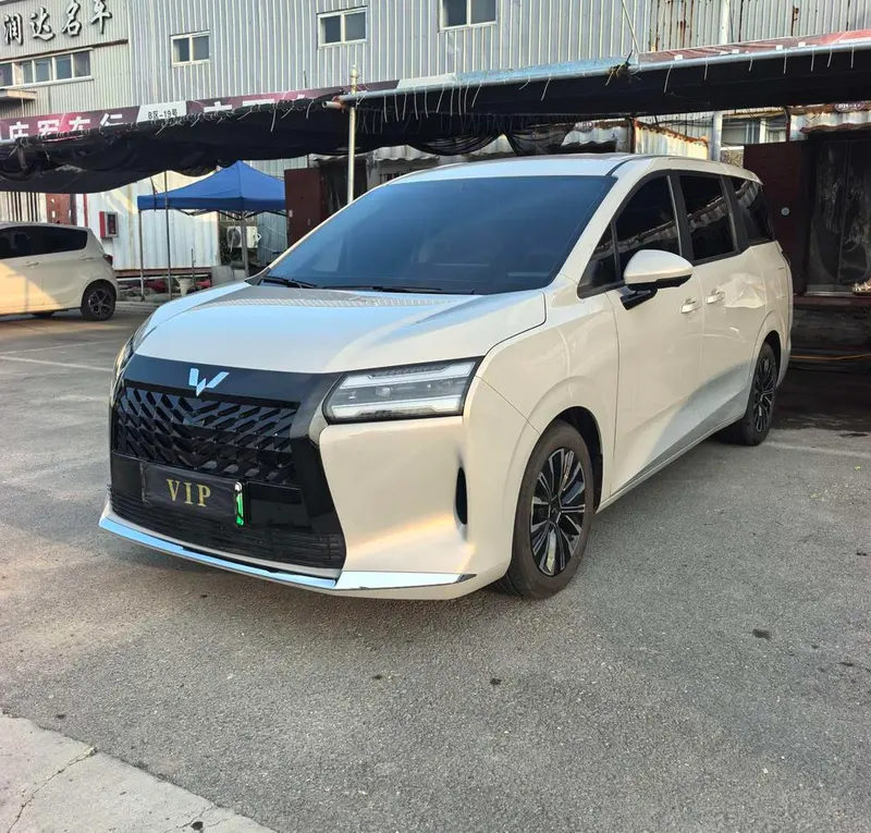 Wuling Xingguang 730 PHEV, 2025