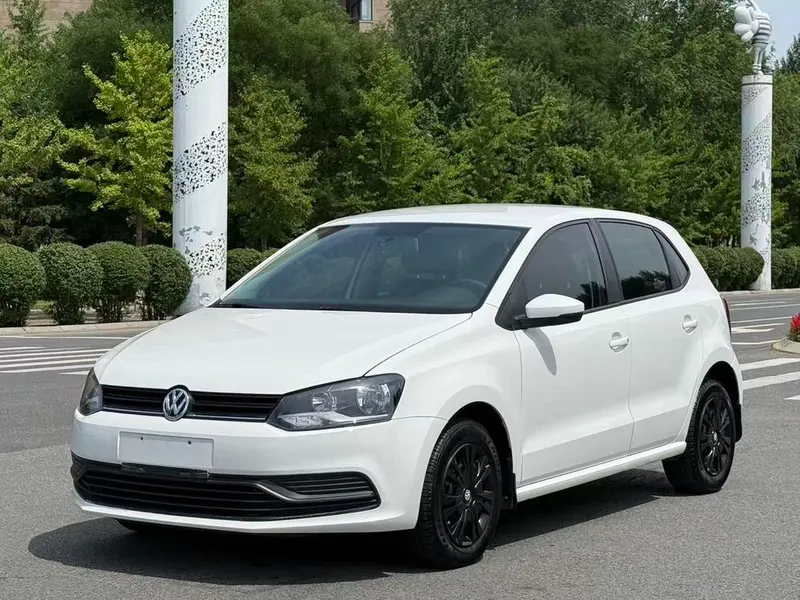 Volkswagen Polo 1.4L Auto Style Version, 2016 — фото 1