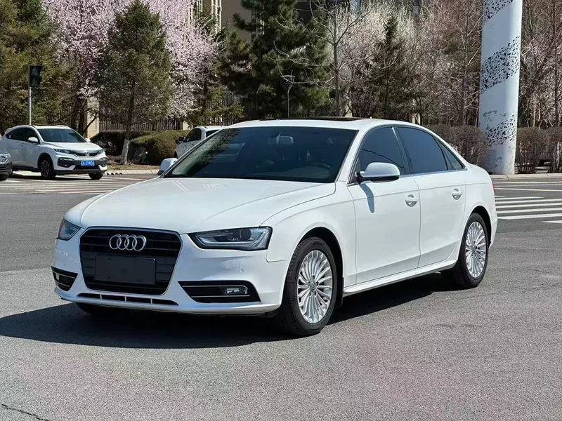 Audi A4L 35 TFSI Auto Luxury Version, 2013 — фото 1