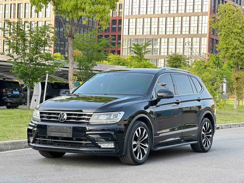 Volkswagen Tiguan L 330TSI Auto 2WD R-Line Edition, 2021 — фото 1