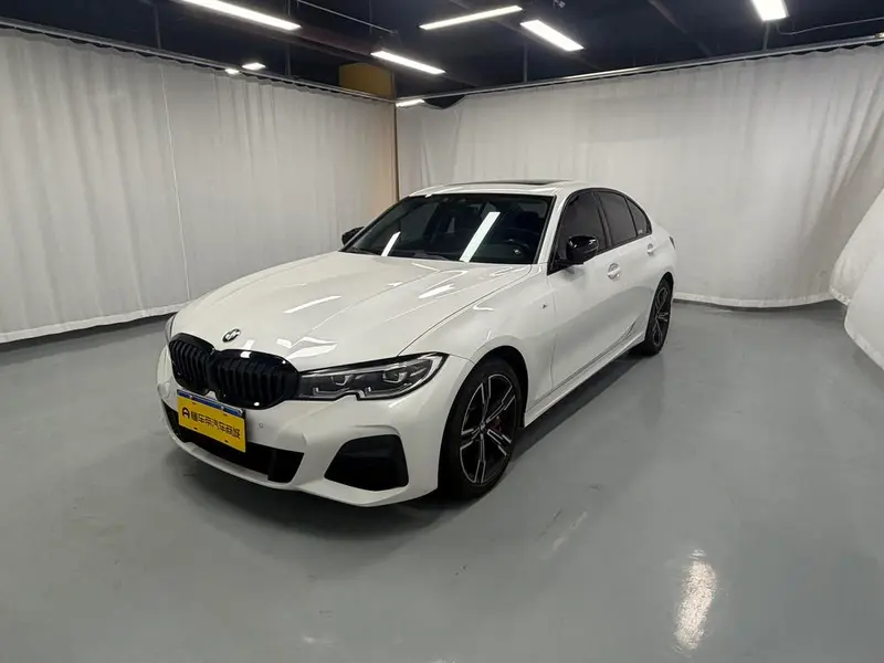 BMW 3-Series, 2022