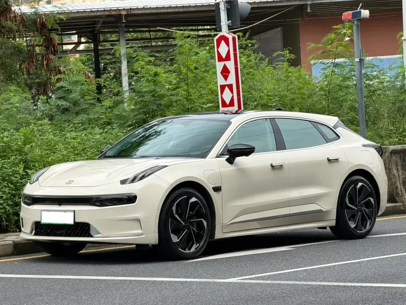 Zeekr 001, 2022