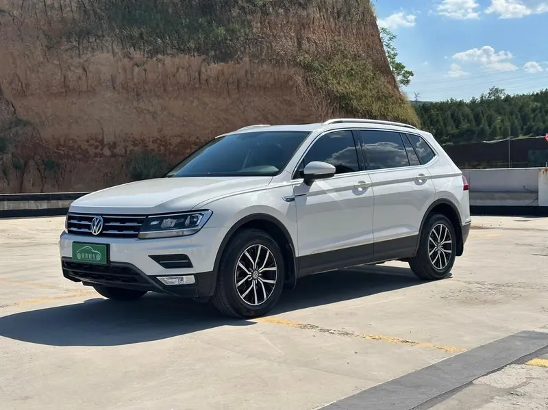 Volkswagen Tiguan L 330TSI Auto 2WD Luxury Edition, 2018 — фото 1