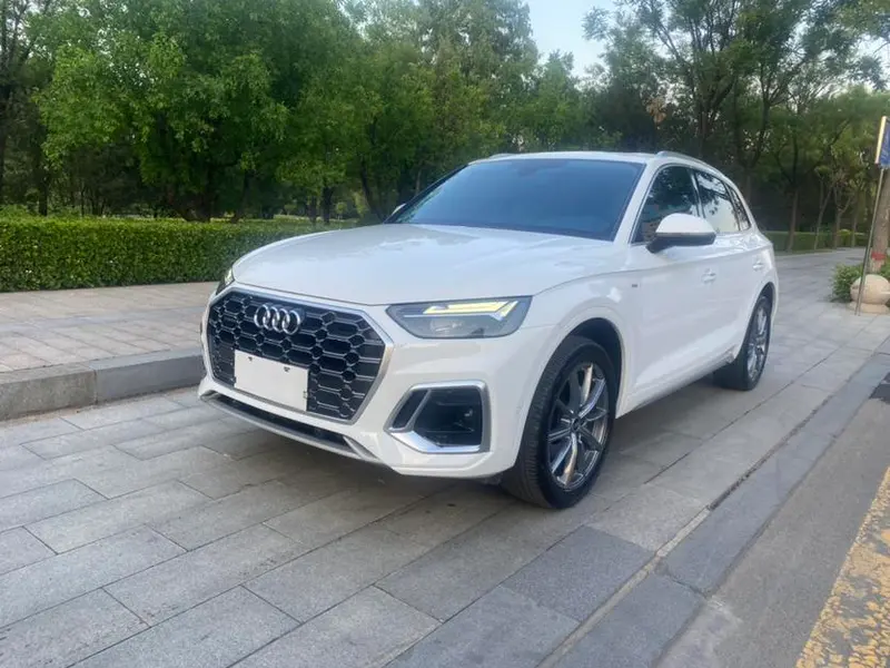 Audi Q5L, 2022
