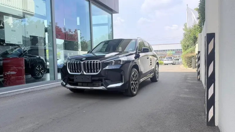 BMW X1 sDrive25Li X, 2023 — фото 1