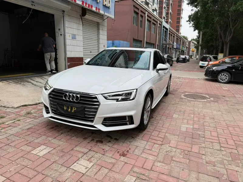 Audi A4L 40 TFSI Version CN6, 2019 — фото 1