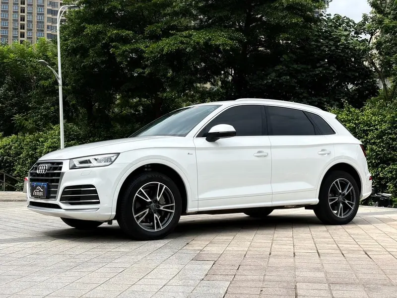 Audi Q5L, 2020