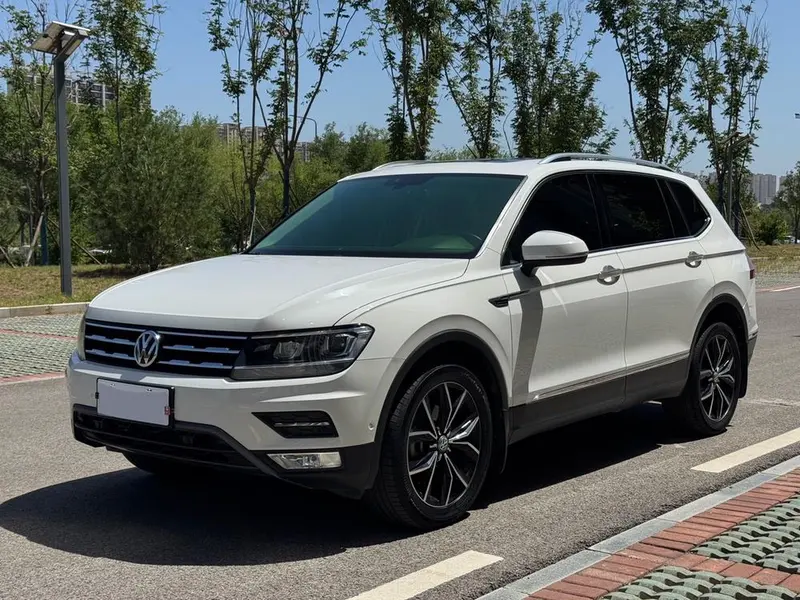 Volkswagen Tiguan L 330TSI Auto 2WD Luxury Edition CN5, 2020 — фото 1