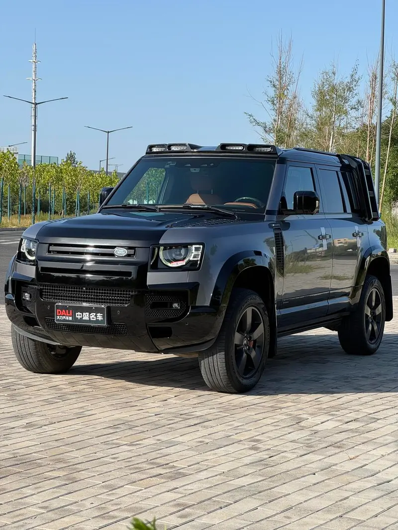 Land Rover Defender, 2023