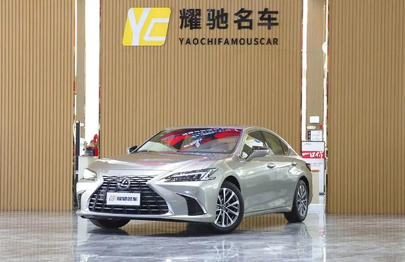 Lexus ES, 2025
