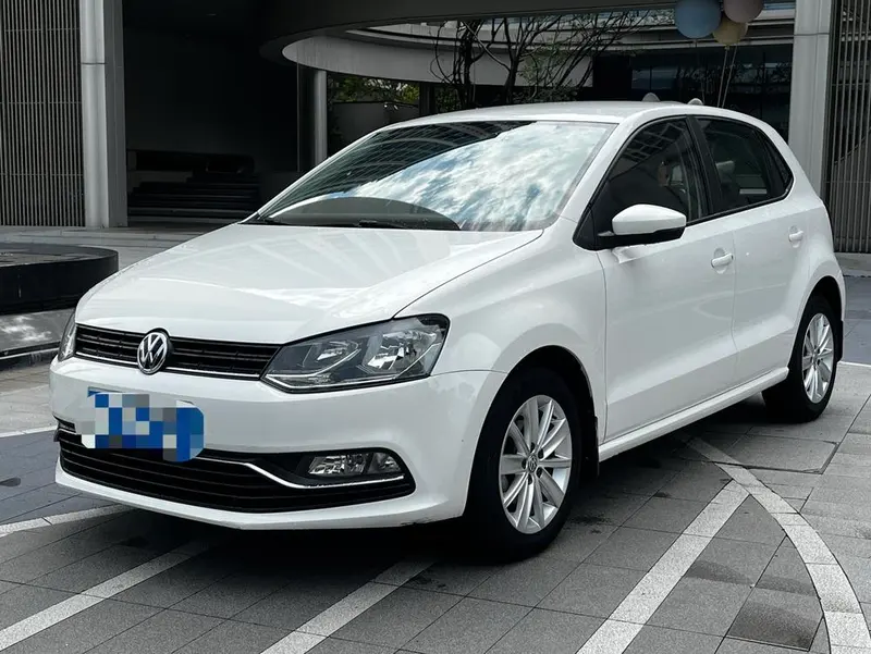Volkswagen Polo 1.6L Auto Comfort Edition, 2014 — фото 1