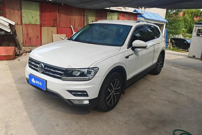 Volkswagen Tiguan L рестайлинг 330TSI автомат 2WD Комфорт, 2018 — фото 1