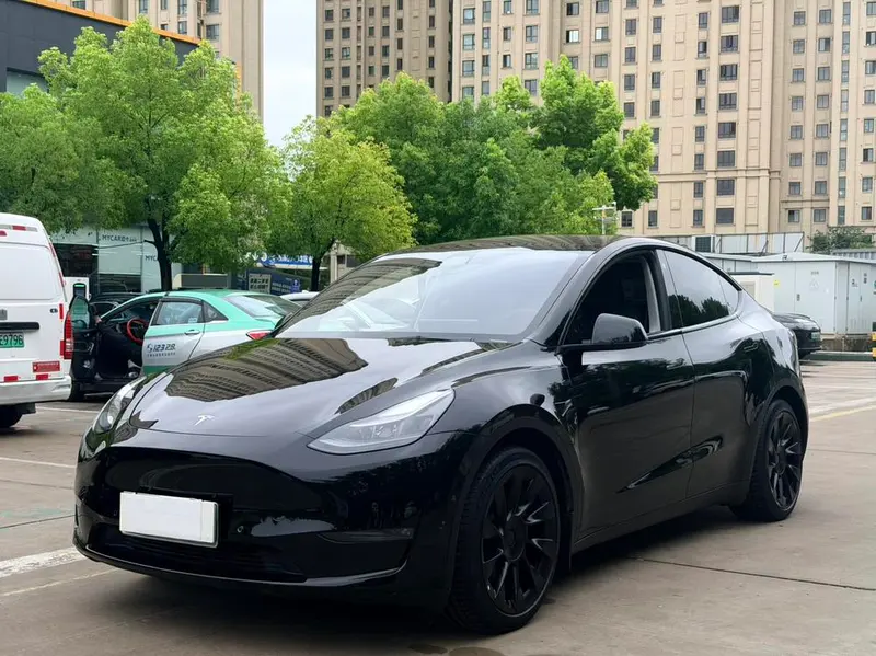 Tesla Model Y, 2021