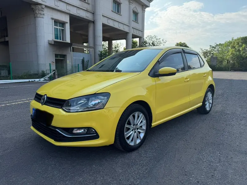 Volkswagen Polo 1.4L Auto Comfort Edition, 2014 — фото 1