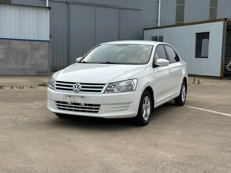 Volkswagen Santana 1.6L Manual Style Edition, 2015 — фото 1