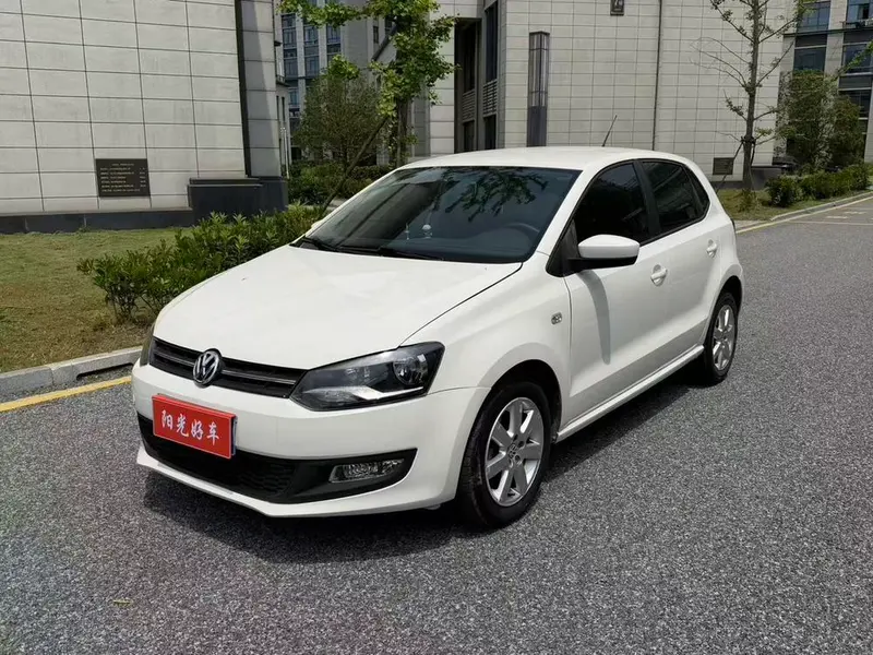 Volkswagen Polo 1.6L Auto Comfort Edition, 2013 — фото 1
