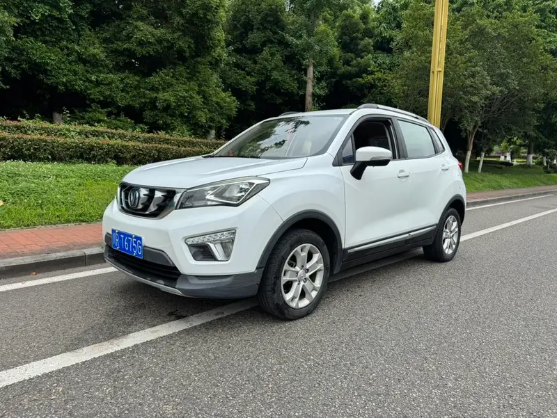 Changan CS15 1.5L Auto Luxury Sunroof Edition, 2017 — фото 1
