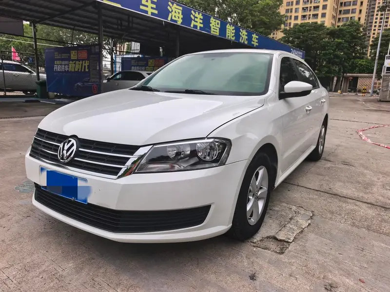 Volkswagen Lavida 1.6L Manual Style Edition, 2015 — фото 1