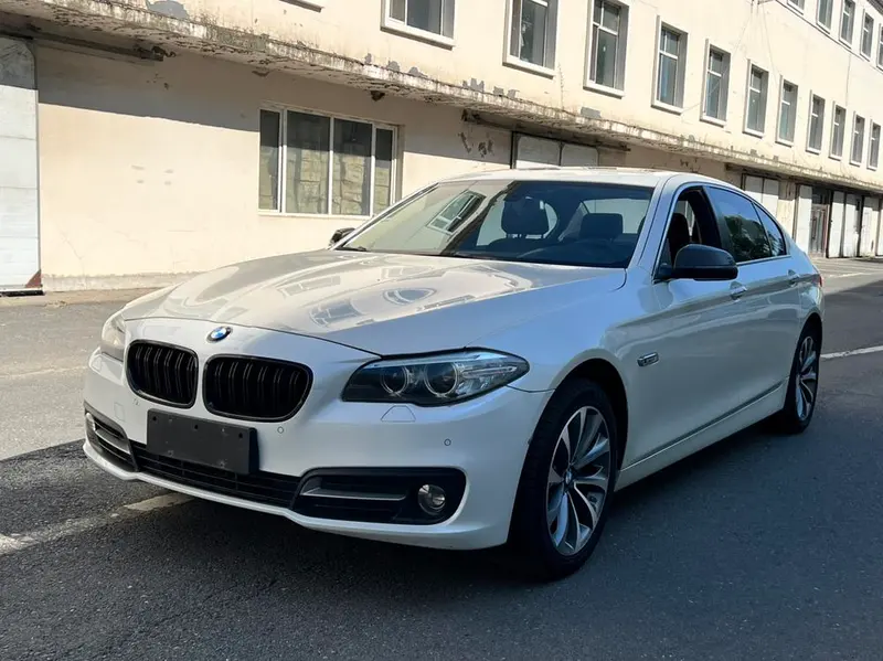 BMW 5-Series, 2017