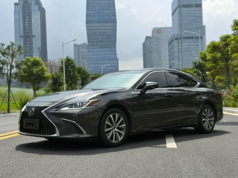 Lexus ES 200 Edition CN6, 2018 — фото 1