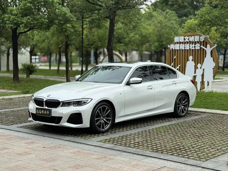 BMW 3-Series, 2021