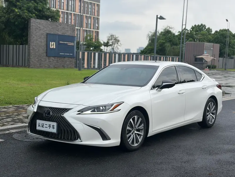 Lexus ES 300h Edition CN6, 2020 — фото 1