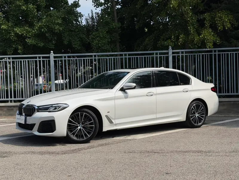 BMW 5-Series, 2023