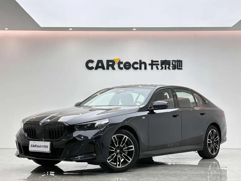 BMW 5-Series, 2025