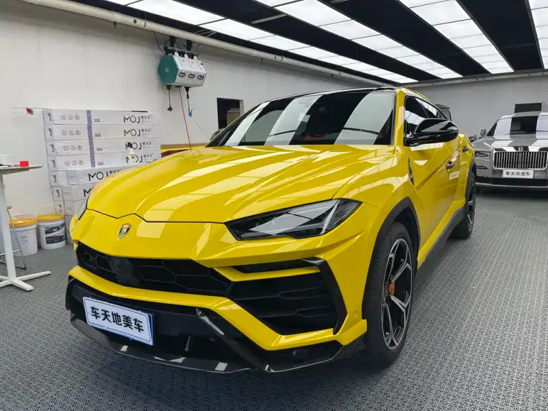 Lamborghini Urus, 2021 — фото 1