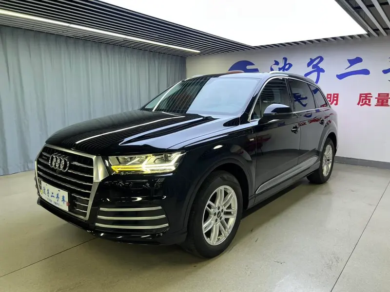 Audi Q7 40 TFSI Comfort Version, 2016 — фото 1