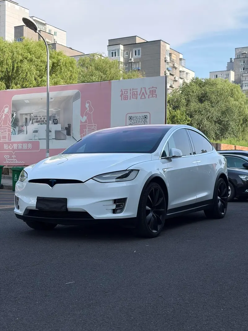 Tesla Model X, 2016