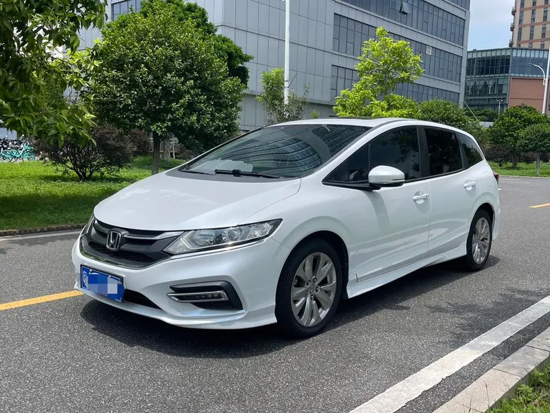 Honda Jade 1.8L Auto Comfort Edition 5 Seater, 2017 — фото 1