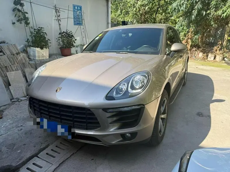 Porsche Macan, 2014