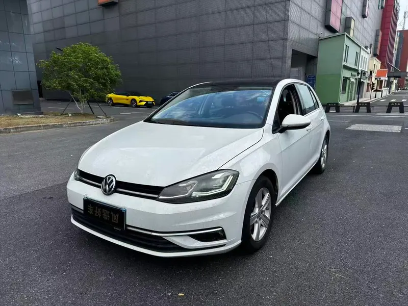 Volkswagen Golf 230TSI Auto Comfort Version, 2018 — фото 1