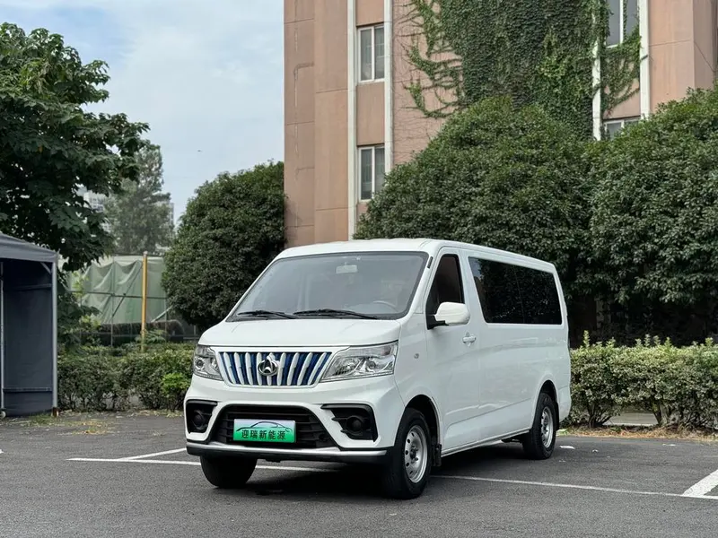 Changan Kaicheng Ruixing EM80 Comfort Version 6 Seater 270km 41.86kWh, 2024 — фото 1