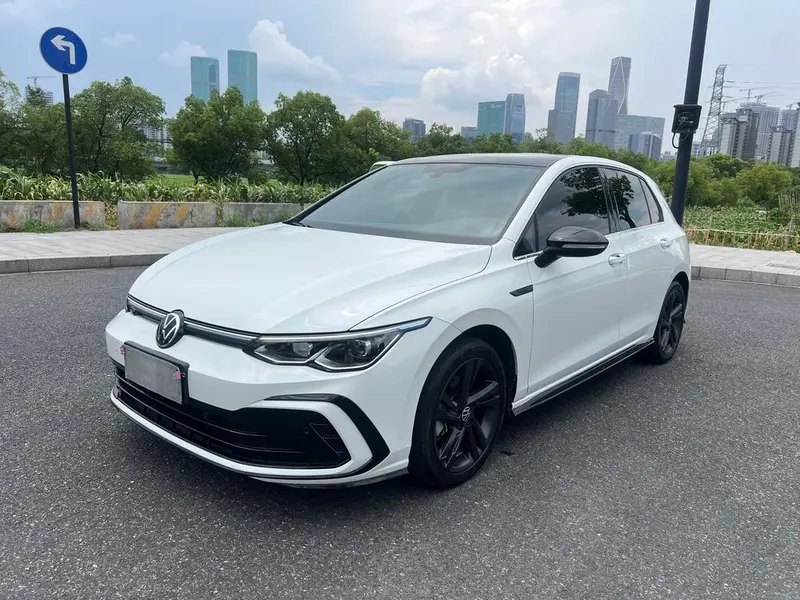 Volkswagen Golf 280TSI DSG R-Line, 2023 — фото 1