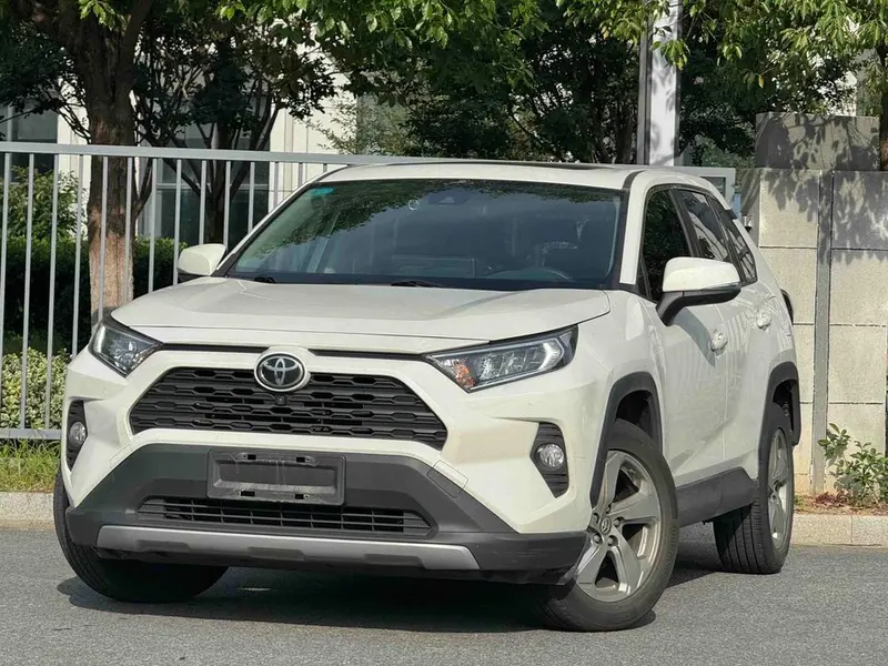Toyota RAV4 2.0L CVT 2WD Style Edition, 2020 — фото 1