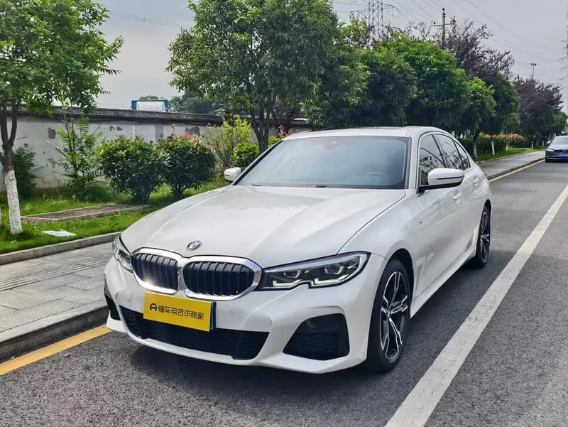 BMW 3-Series, 2022