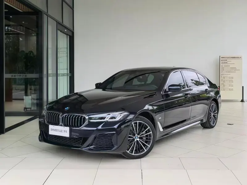 BMW 5-Series, 2022