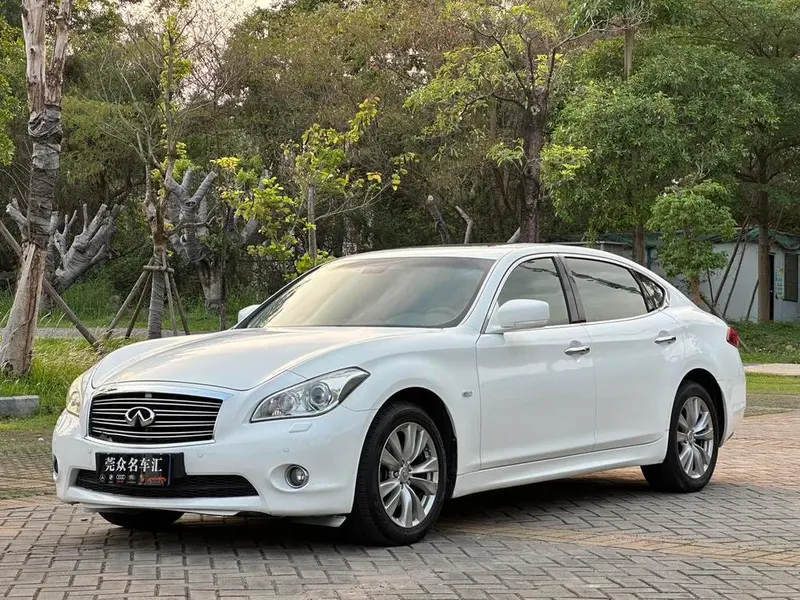 Infiniti M-Series, 2012