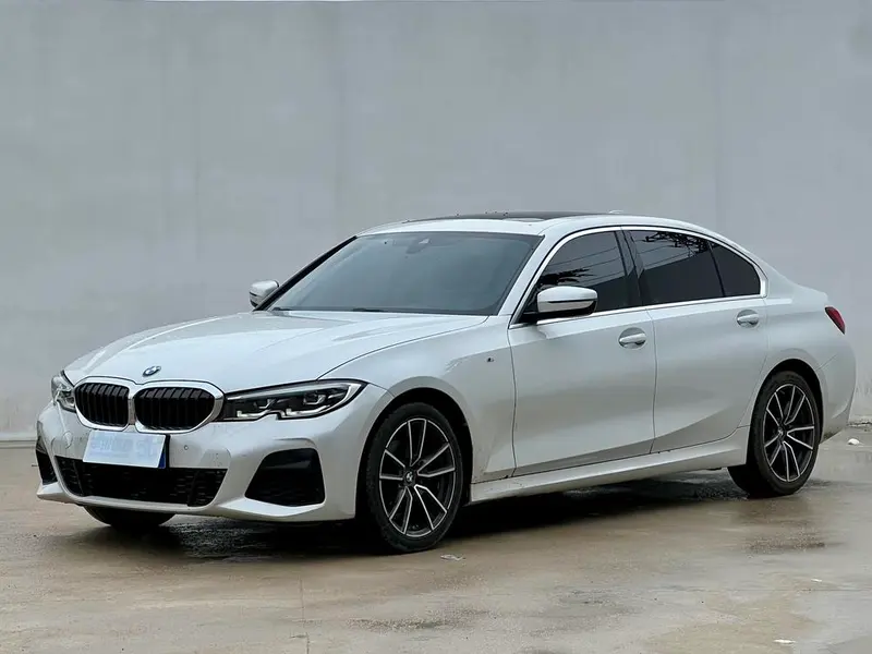 BMW 3-Series, 2022