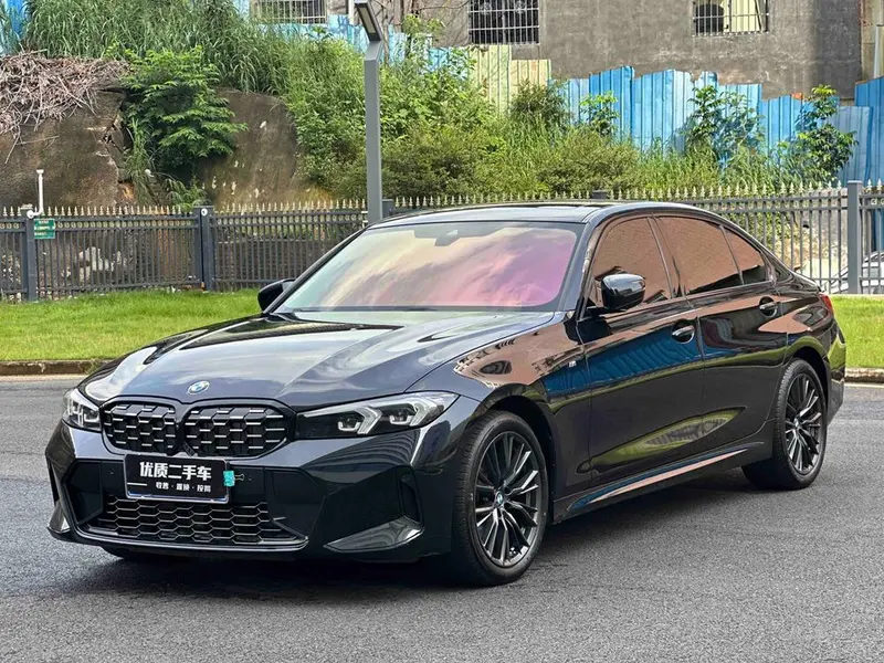 BMW 3-Series, 2023