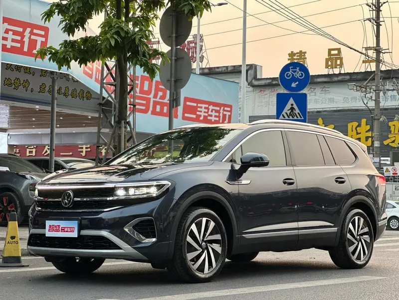 Volkswagen Tavendor 380TSI 4WD Luxury Edition Pro, 2021 — фото 1