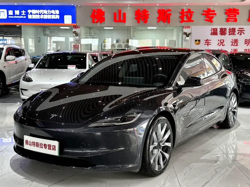 Tesla Model 3 Long Range AWD Edition, 2023 — фото 1