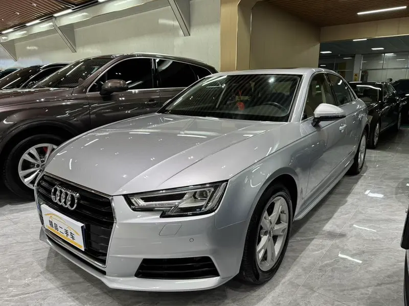 Audi A4L 40 TFSI Fashion Version, 2017 — фото 1