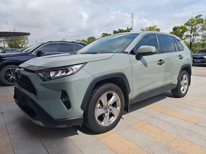 Toyota RAV4 2.0L CVT 2WD Style Plus Edition, 2021 — фото 1
