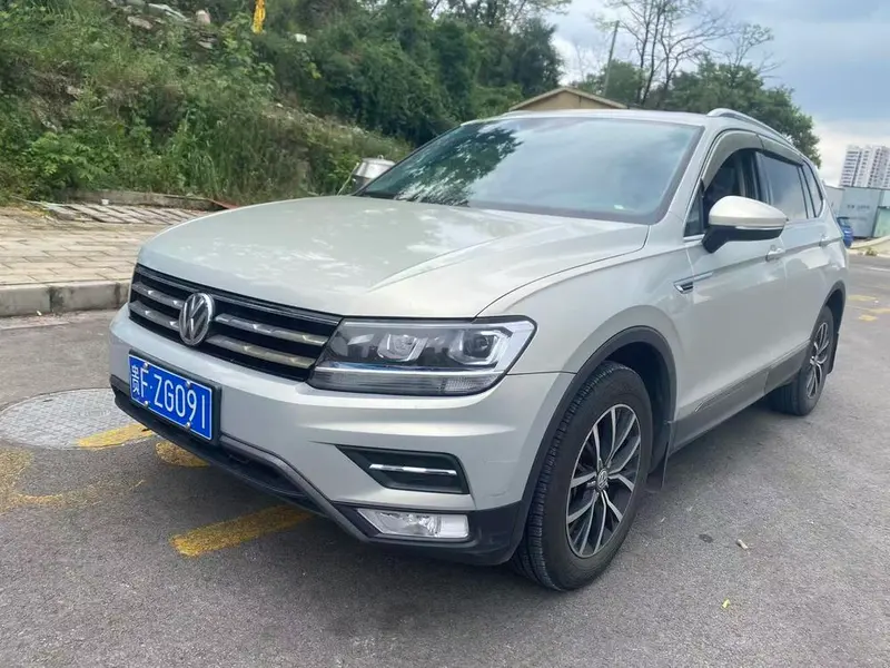 Volkswagen Tiguan L 330TSI Auto 2WD Luxury Edition, 2018 — фото 1