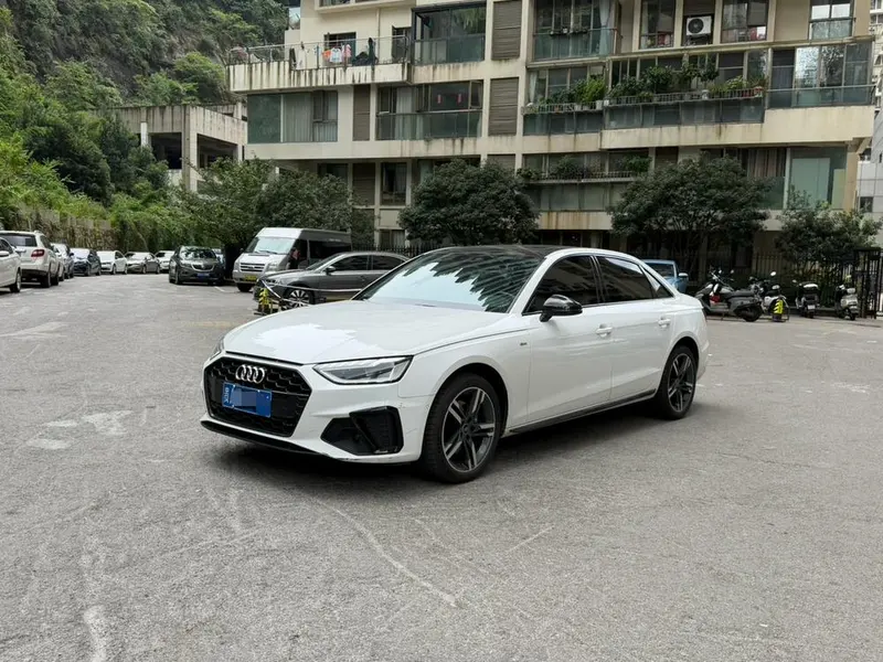 Audi A4L 40 TFSI Luxury Version, 2022 — фото 1