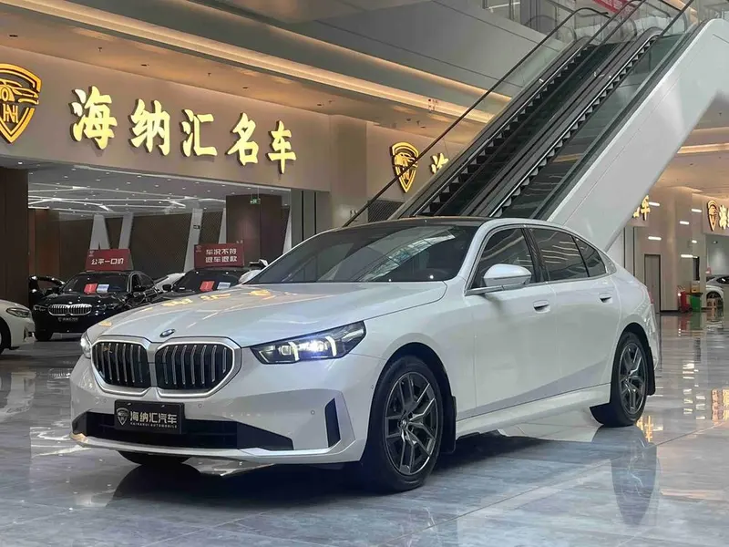 BMW 5-Series, 2024